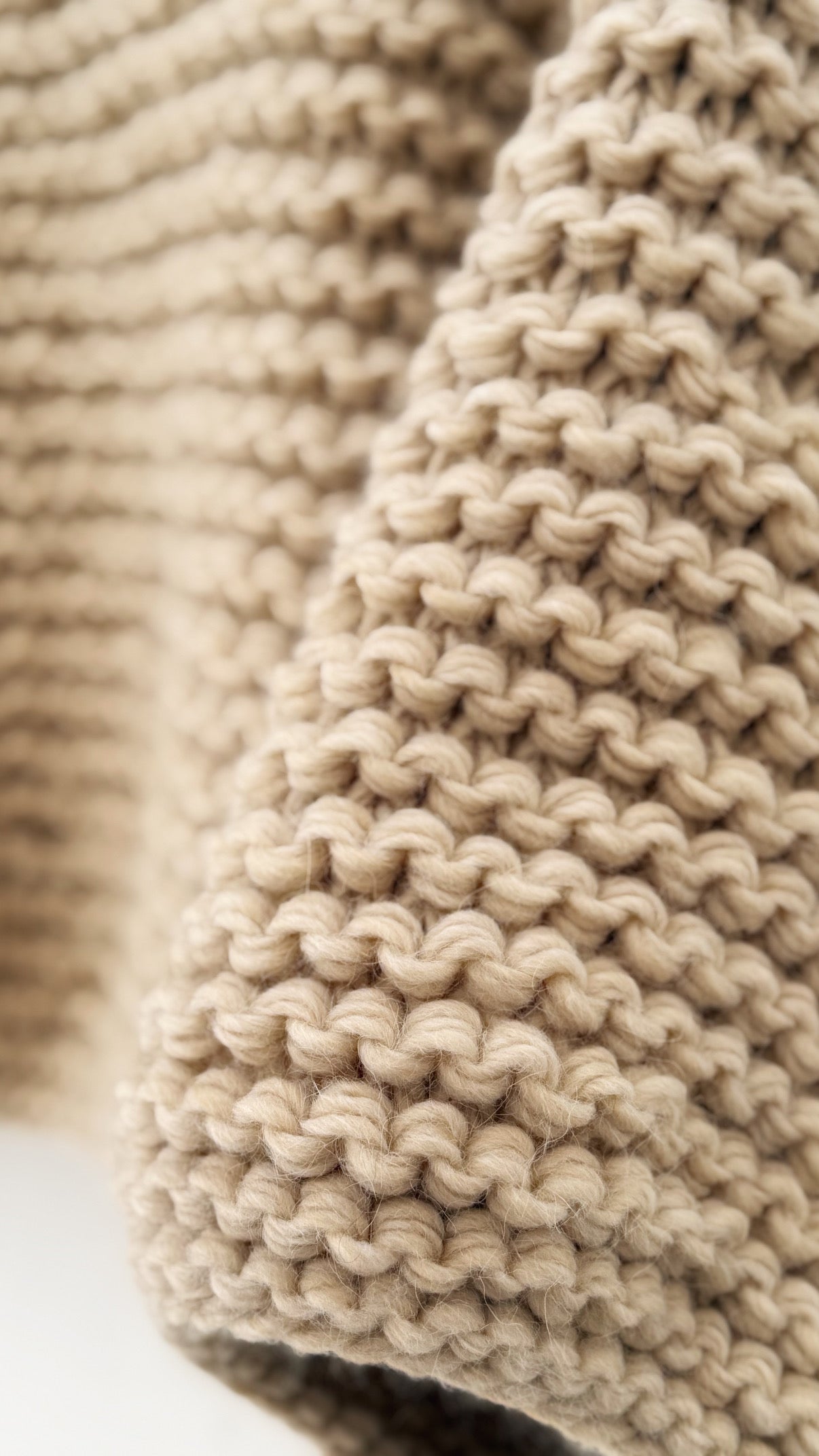 The Garter Pull - Cream
